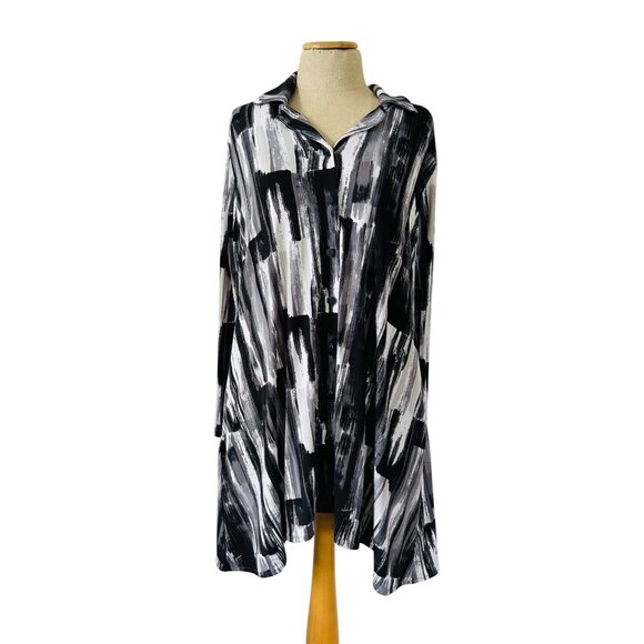 Sympli Women's Sz 10 Abstract Black & White Button-Up Tunic Shirt With Collar - Picture 1 of 13